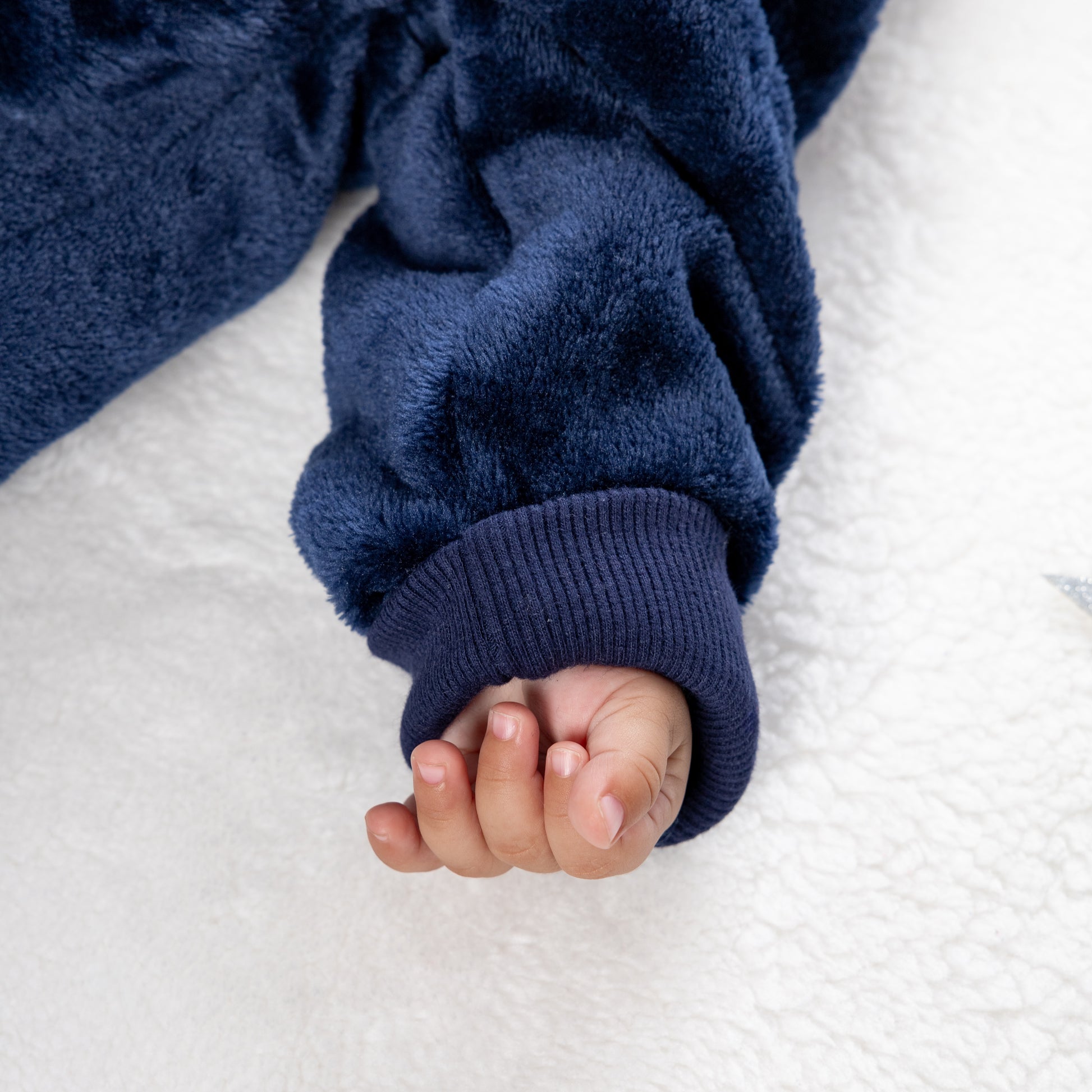 Shooting Star [Navy Blue]- Sleeved Winter Basic Sleeping Bag