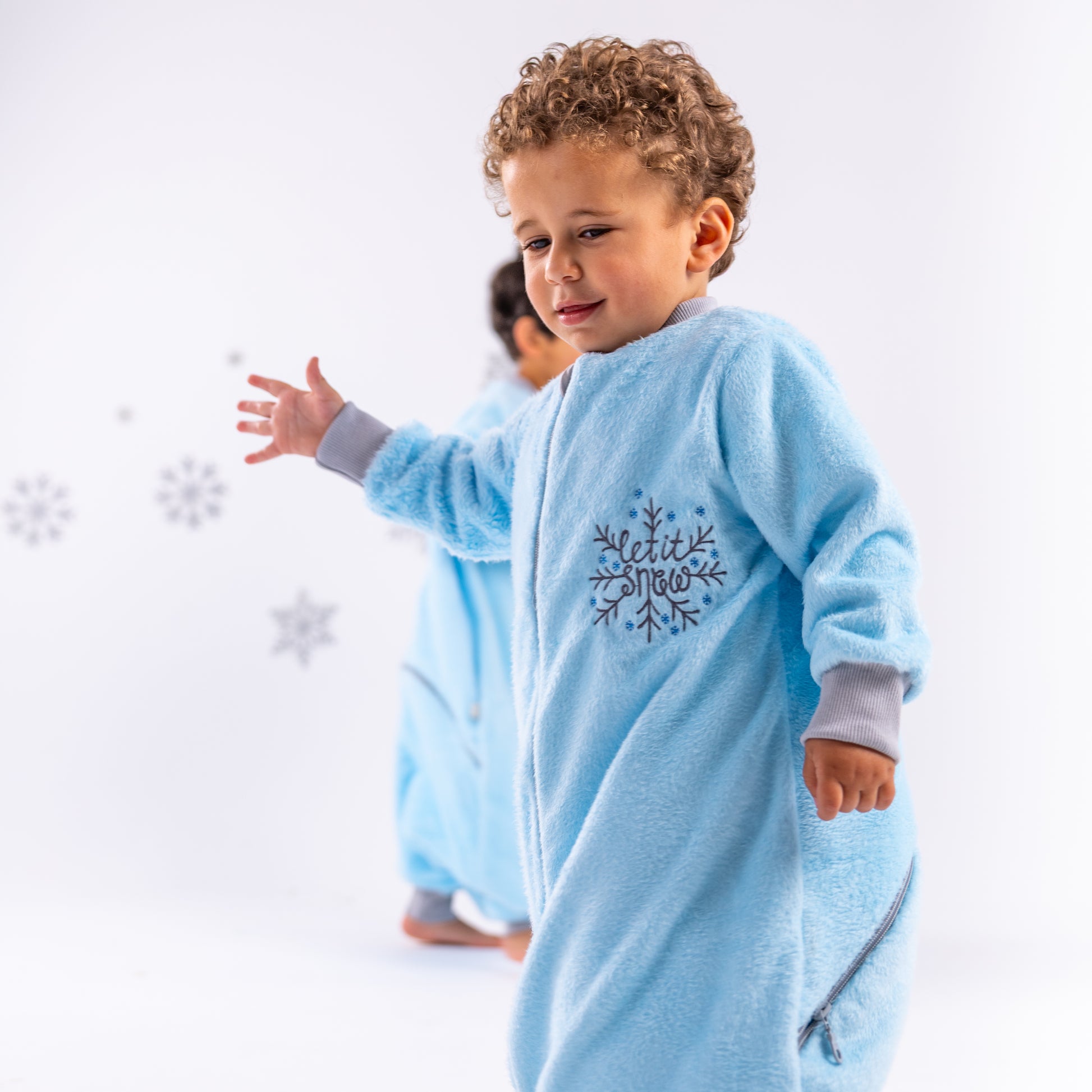 Let it Snow [Baby Blue]- Sleeved Velvety Fleece Walker Sleeping Bag